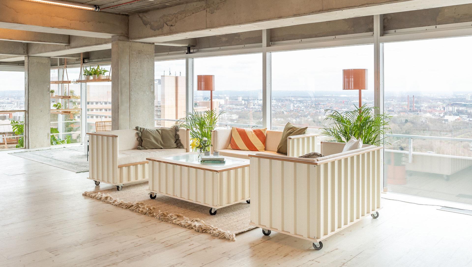 Lounge und Ausblick in der Sturmfreien Bude Köln – Side-Event-Location zur DMEXCO